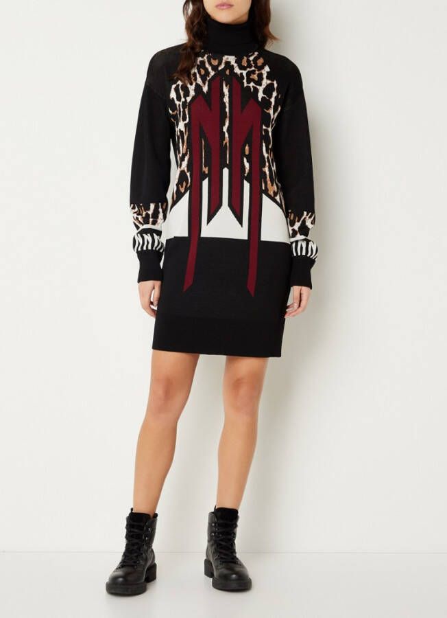 NIKKIE Gaia fijngebreide mini trui jurk met logoprint