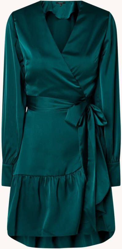 NIKKIE Kayden wikkeljurk van satijn met striksluiting