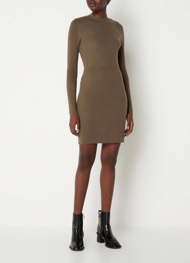 sandro Ribgebreide mini trui jurk met rugdecolleté