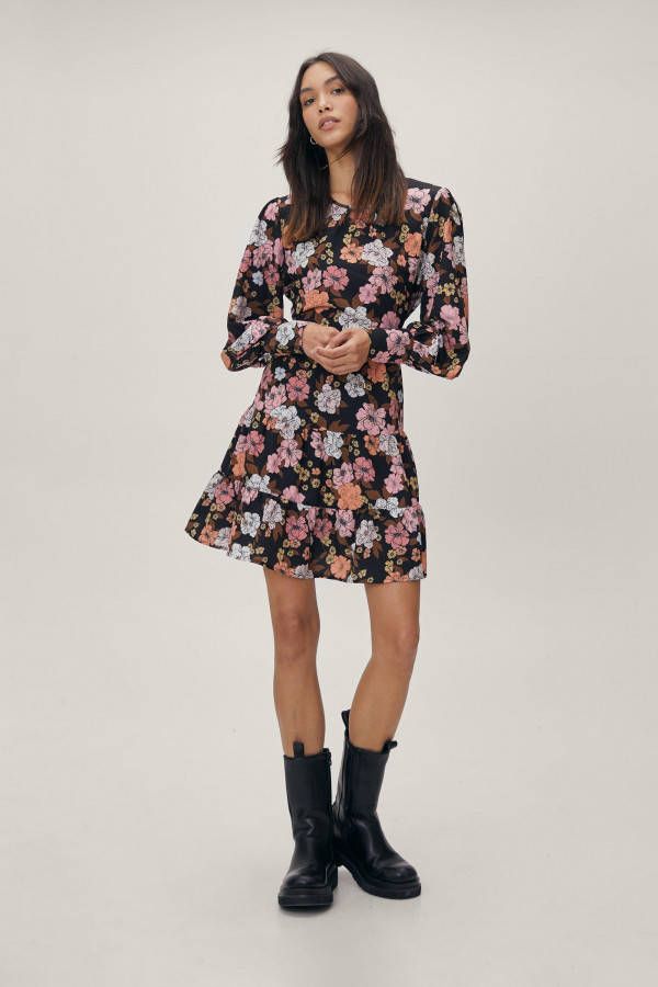 boohoo Gesmokte Bloemen Cut Out Mini Jurk Met Laagjes, Multi