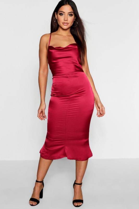 boohoo Satijnen Midi Jurk Met Waterval Hals, Fish Tail En Veters, Berry