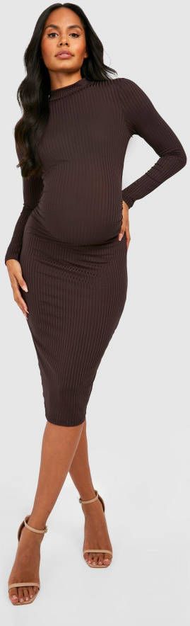 boohoo Zwangerschap Geribbelde Midi Jurk Met Hoge Kraag, Chocolate