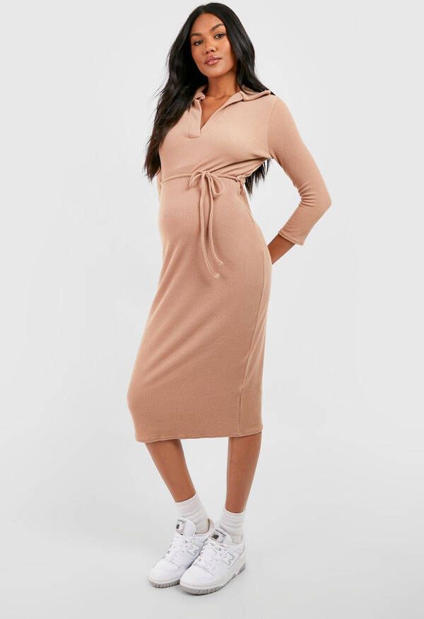 boohoo Zwangerschap Geribbelde Midi Jurk Met Polo Kraag, Stone