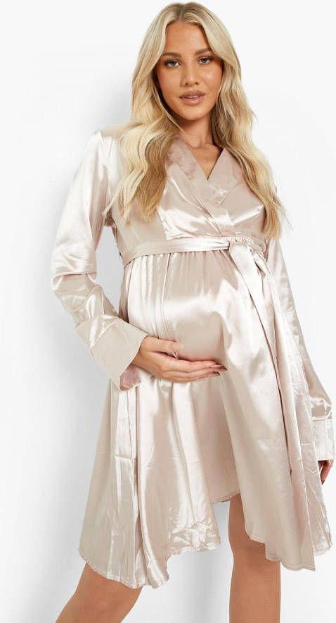 boohoo Zwangerschap Satijnen Wikkel Skater Jurk Met Kraag, Champagne