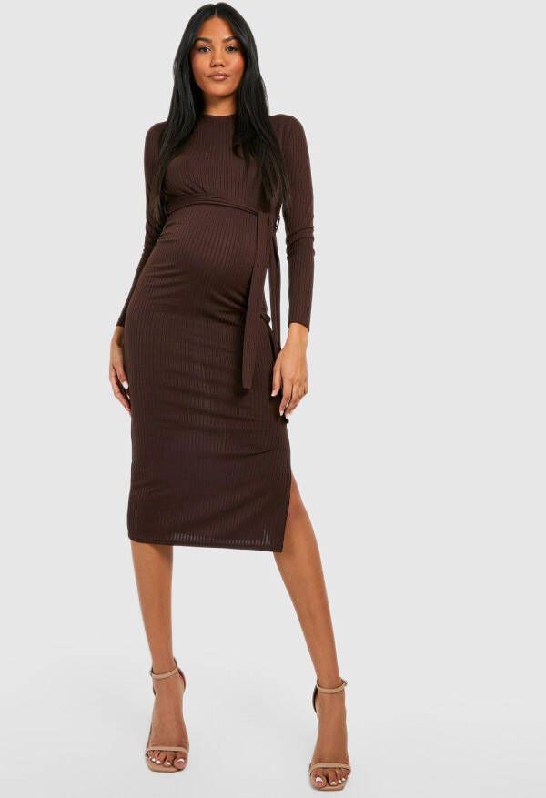 boohoo Zwangerschap Zachte Geribbelde Midi Jurk Met Ceintuur En Split, Chocolate