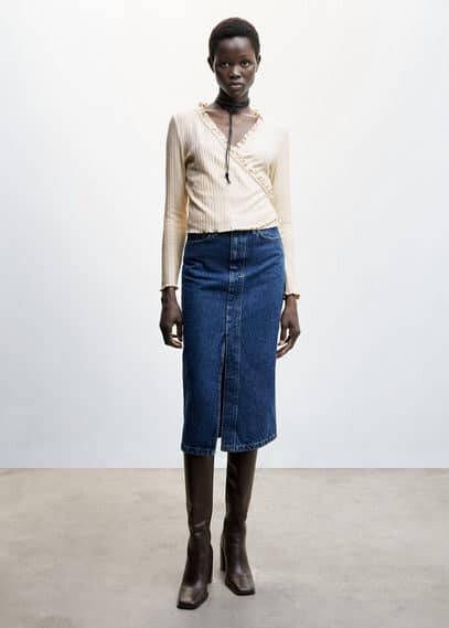 Mango Cruz fijngebreide wikkeltop met structuur en ruches